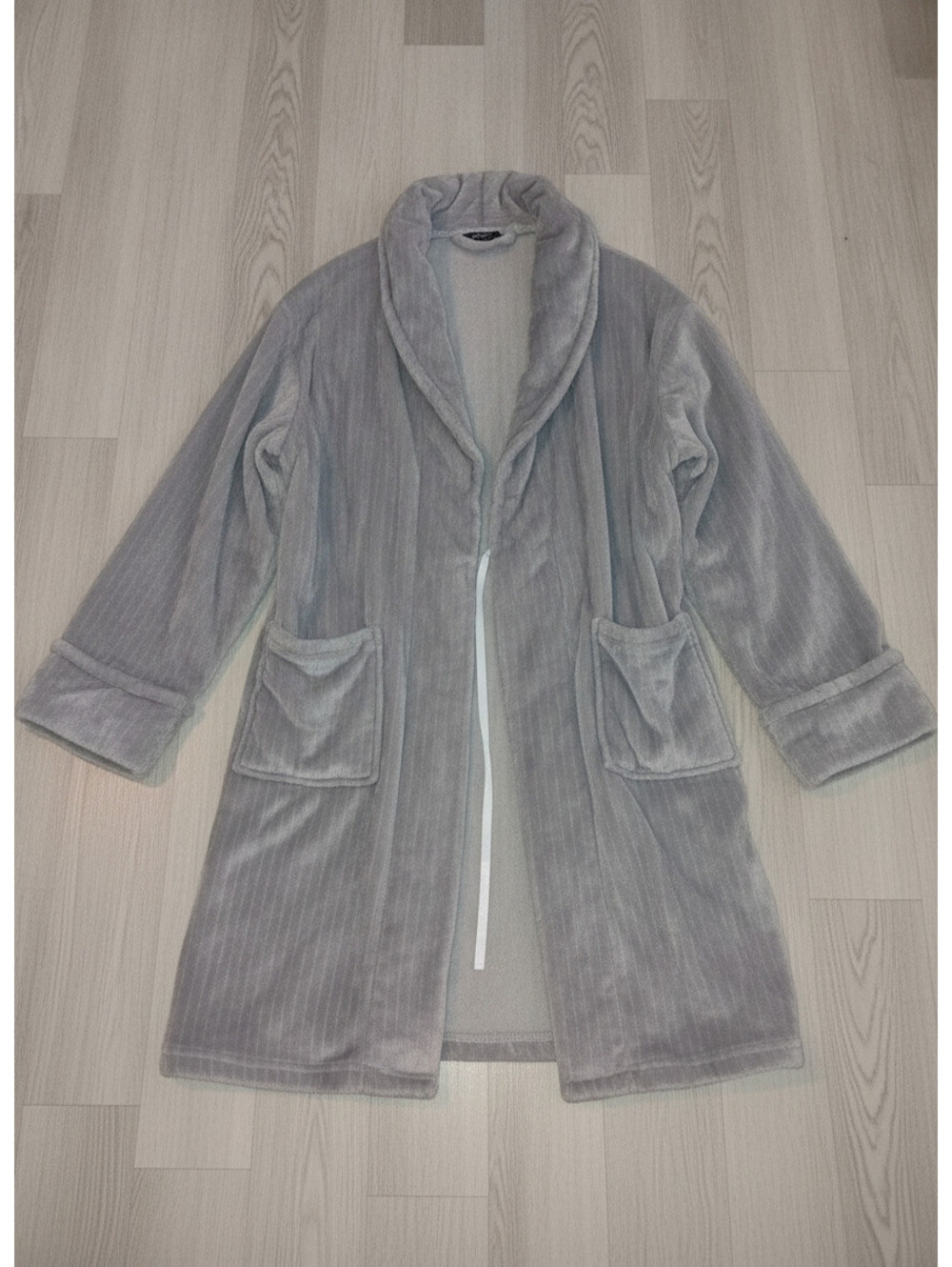 Mosaic Cozy Gray Plush Robe with Shawl Collar and Pockets